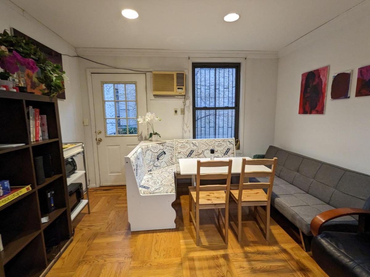 Spacious Room For 4 People In Williamsburg ! New York Exteriör bild